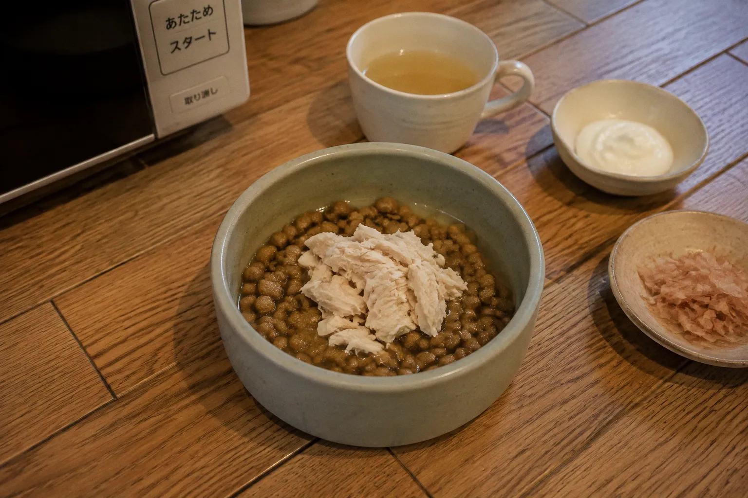 犬がドッグフードを食べない時の即効トッピングと温めアレンジ術